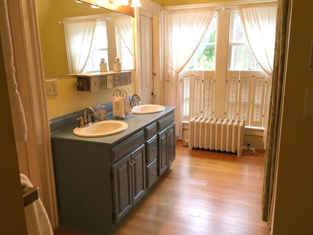 Dreamhouse Country Inn Bristol Екстериор снимка